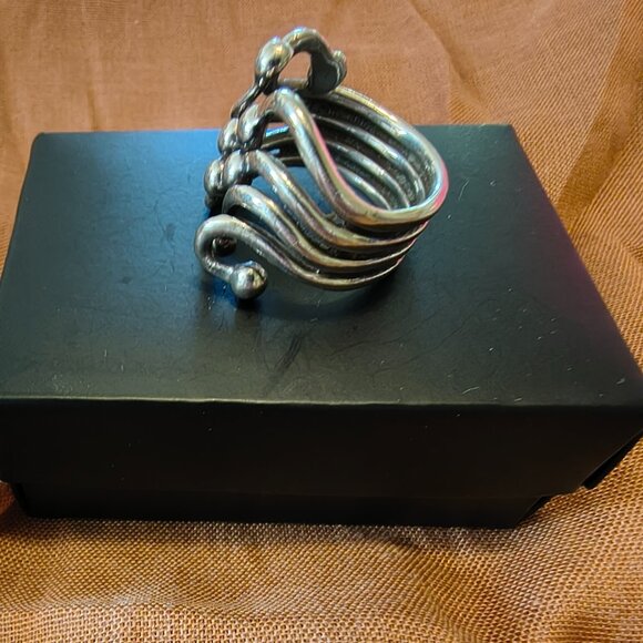 Sterling Silver 925 Designer ATI Thailand Modernist Swirl Ring - Picture 3 of 9